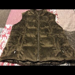 2xl chocolate brown Eddie Bauer vest